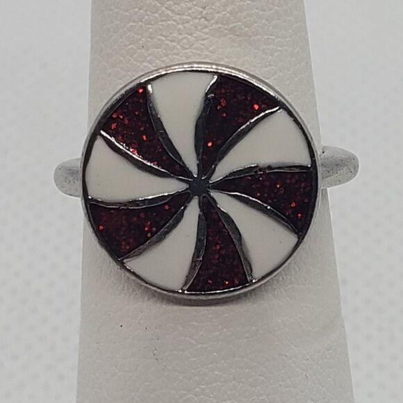 Red & White Peppermint Swirl Ring - Picture 1 of 5